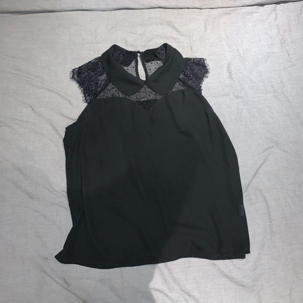 Collard lace blouse